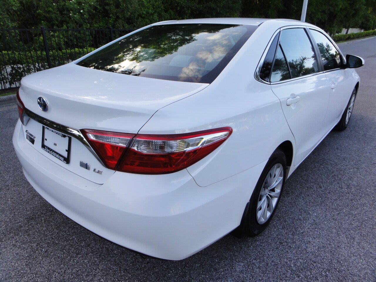 2016 Toyota Camry Hybrid LE   - Photo 3 - Deland, FL 32720