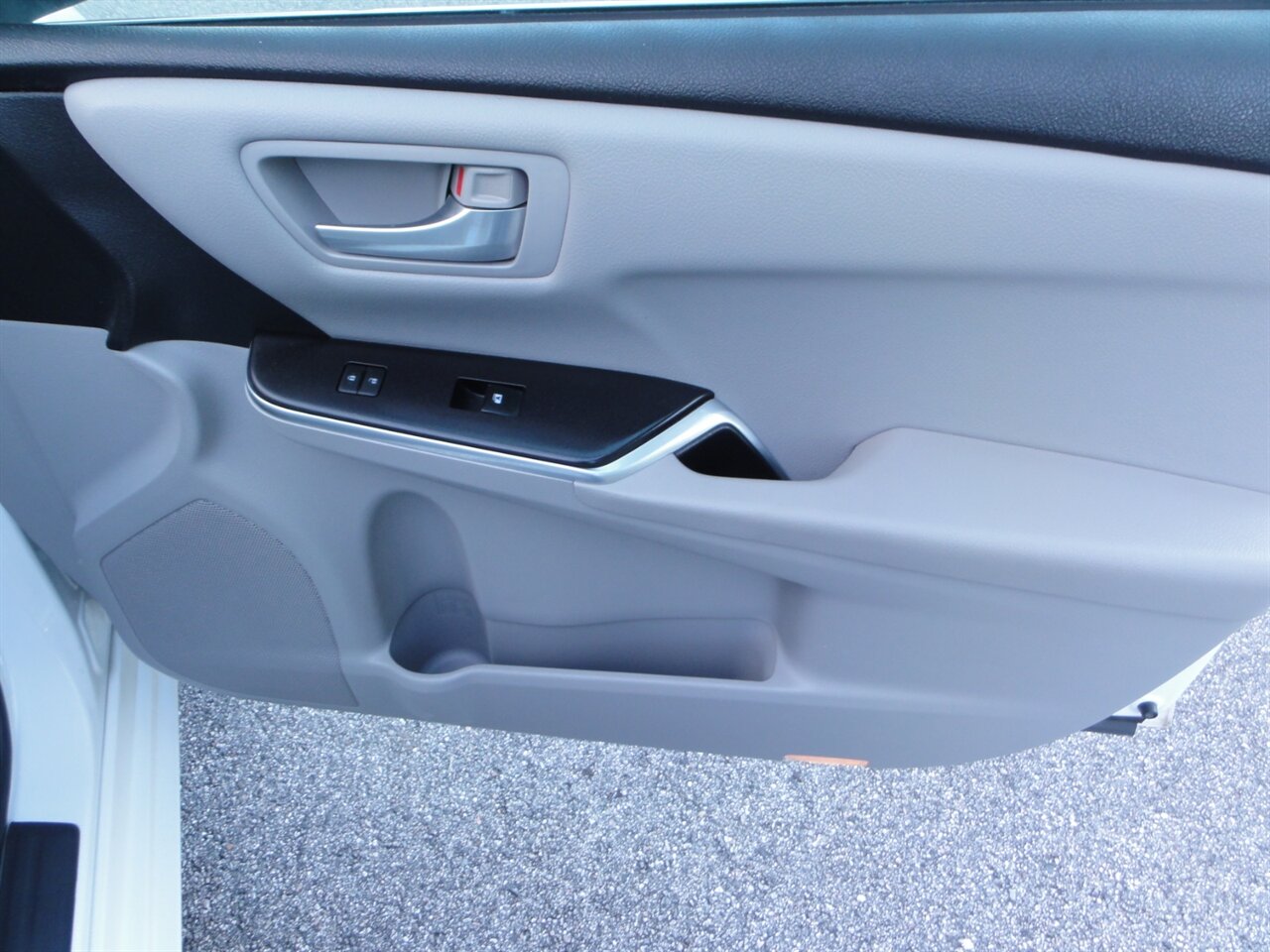 2016 Toyota Camry Hybrid LE   - Photo 44 - Deland, FL 32720