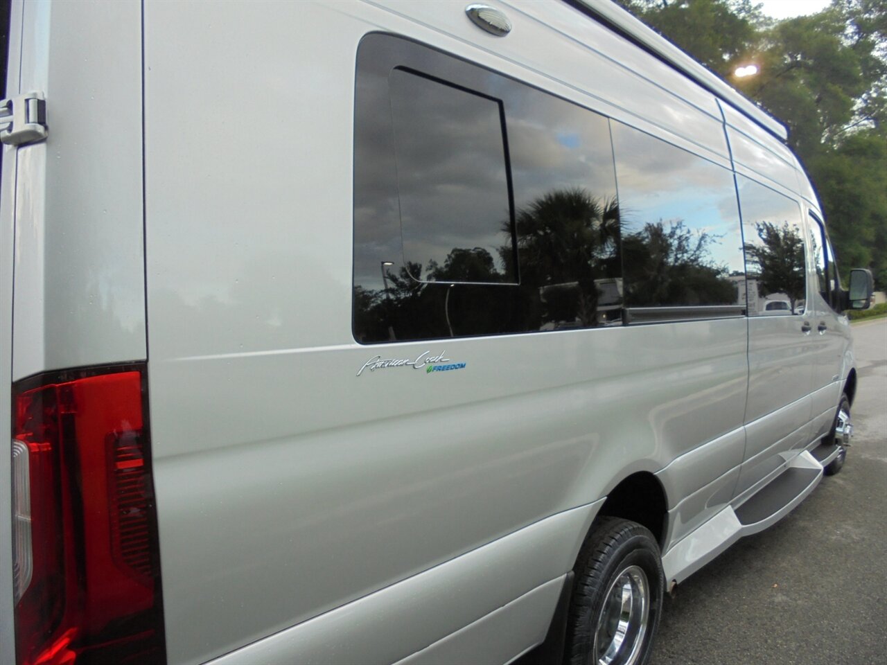 2021 Mercedes-Benz Sprinter 3500XD Patriot  American coach Freedom - Photo 11 - Deland, FL 32720