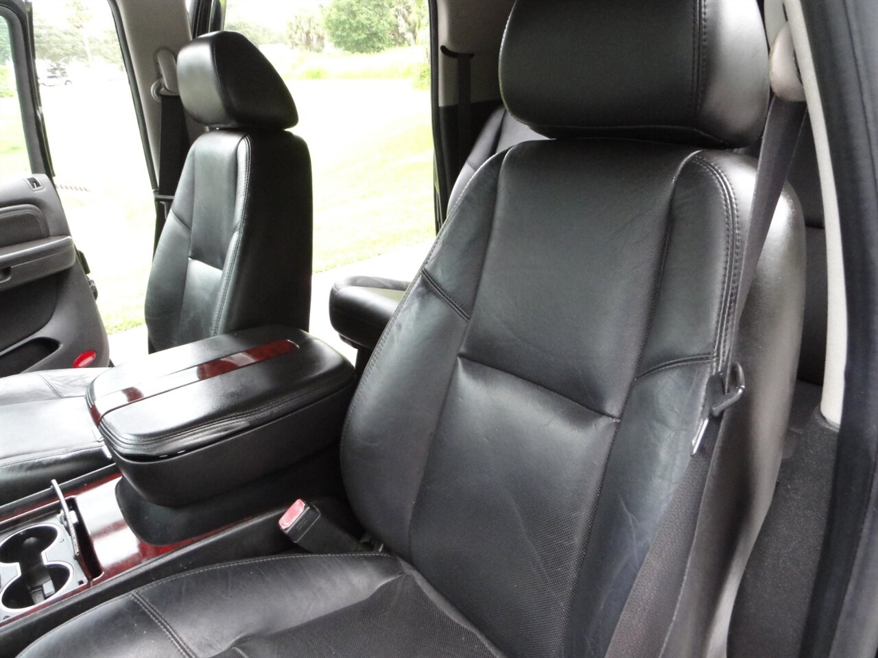 2009 Cadillac Escalade ESV Premium - Photo 32 - Deland, FL 32720