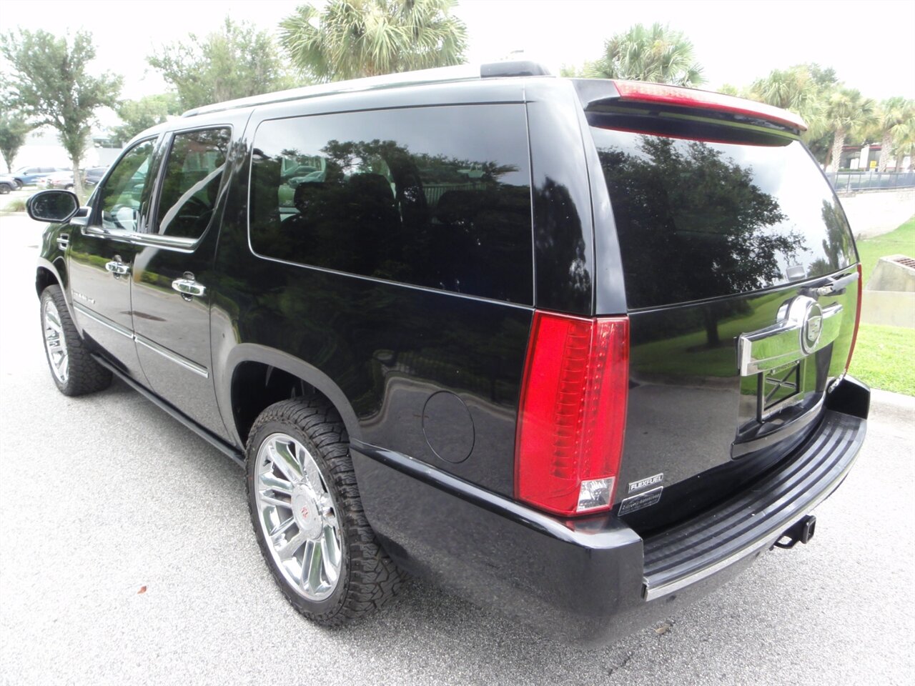 2009 Cadillac Escalade ESV Premium - Photo 4 - Deland, FL 32720