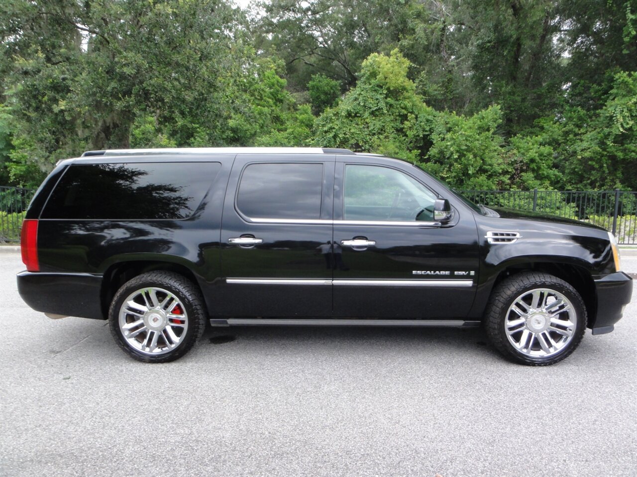 2009 Cadillac Escalade ESV Premium - Photo 15 - Deland, FL 32720