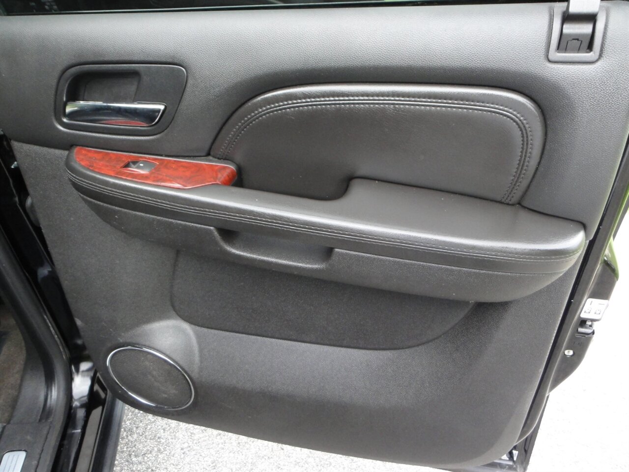 2009 Cadillac Escalade ESV Premium - Photo 41 - Deland, FL 32720