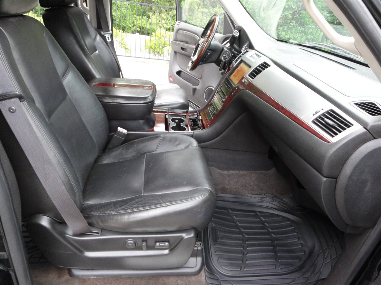 2009 Cadillac Escalade ESV Premium - Photo 43 - Deland, FL 32720