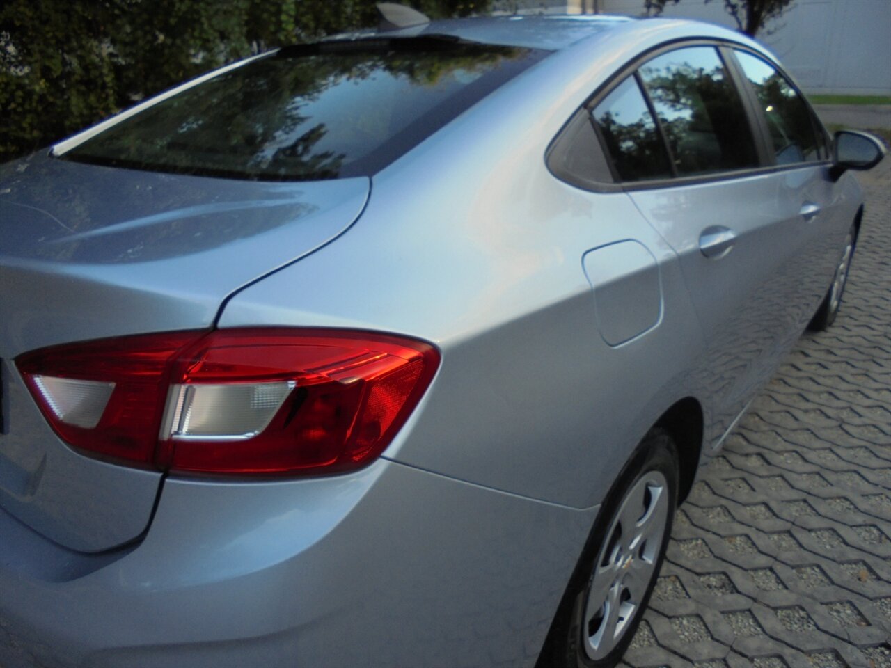 2017 Chevrolet Cruze LS Auto   - Photo 13 - Deland, FL 32720