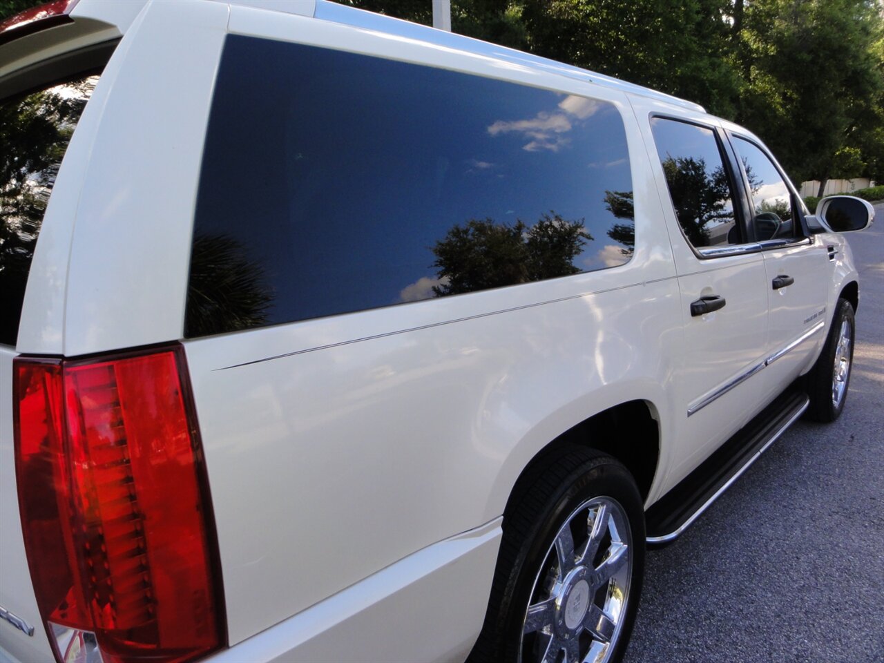 2007 Cadillac Escalade ESV Premium - Photo 14 - Deland, FL 32720