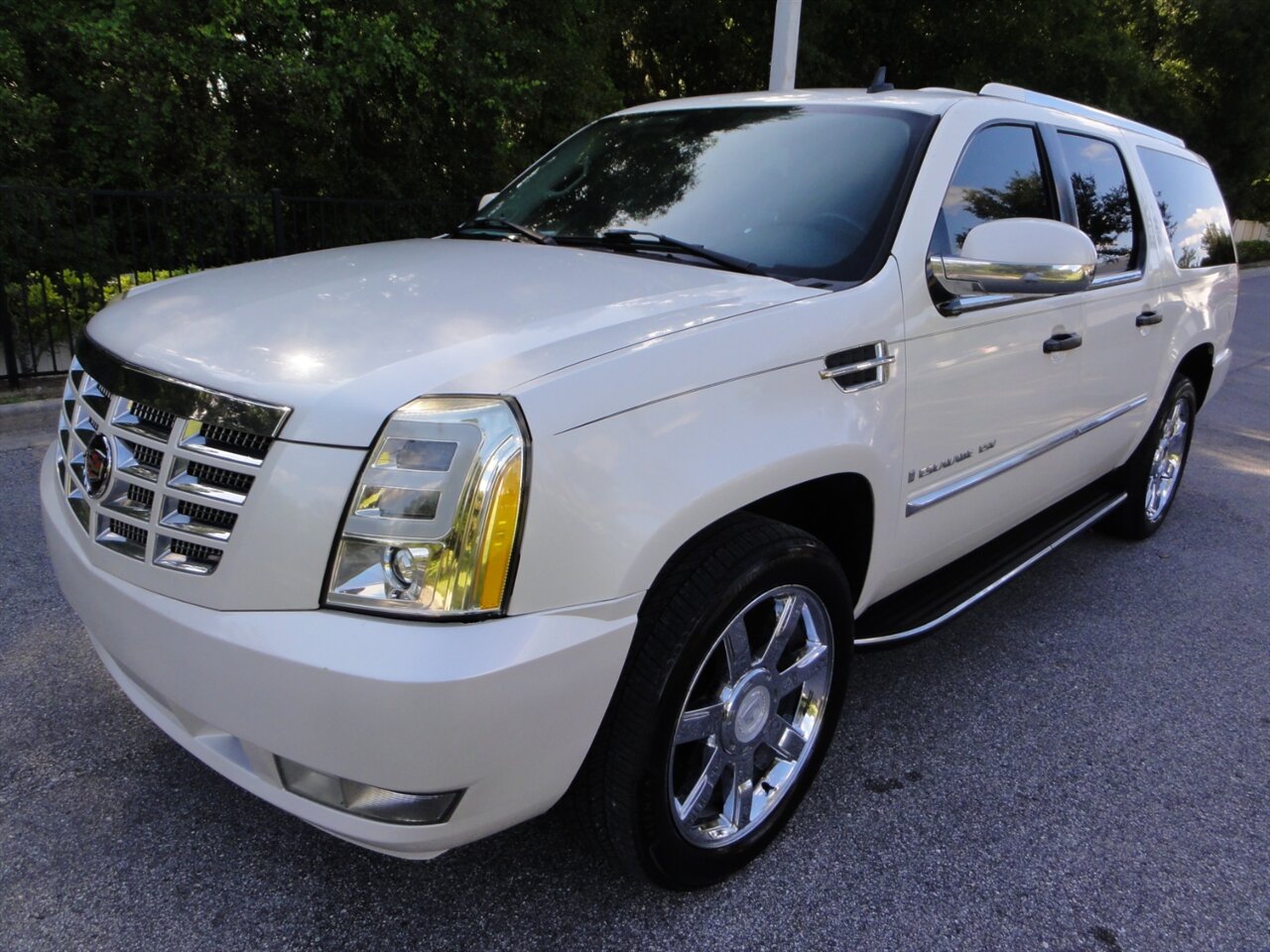 2007 Cadillac Escalade ESV Premium - Photo 2 - Deland, FL 32720
