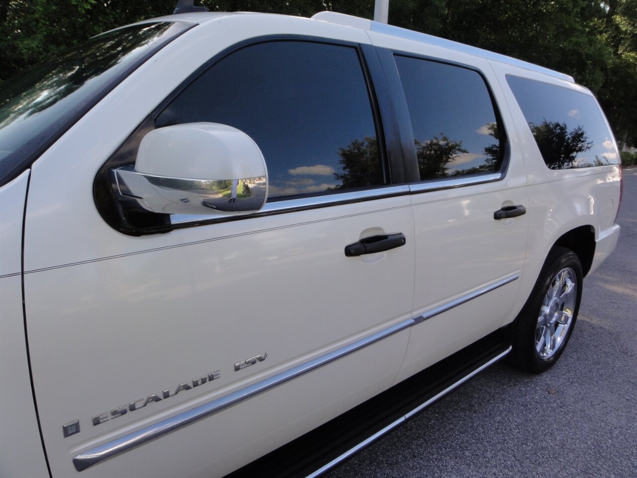 2007 Cadillac Escalade ESV Premium - Photo 10 - Deland, FL 32720