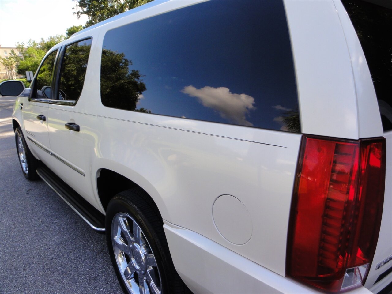 2007 Cadillac Escalade ESV Premium - Photo 13 - Deland, FL 32720