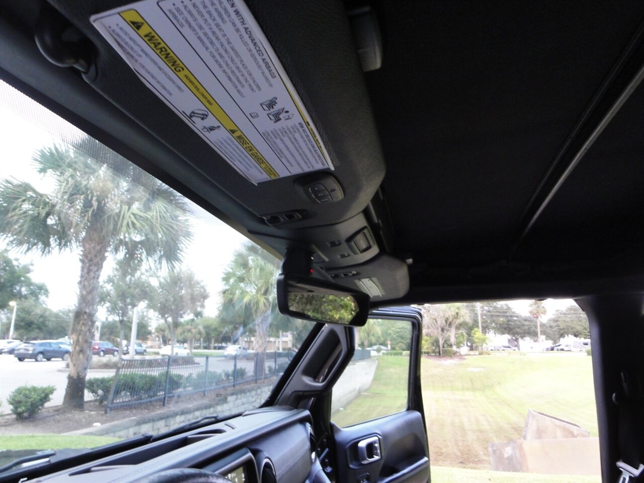 2018 Jeep Wrangler Unlimited Sahara  Premium - Photo 35 - Deland, FL 32720