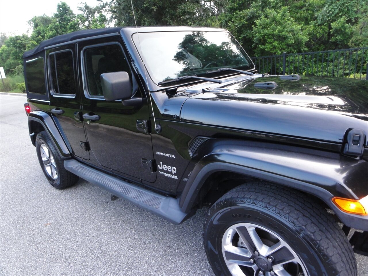 2018 Jeep Wrangler Unlimited Sahara  Premium - Photo 8 - Deland, FL 32720