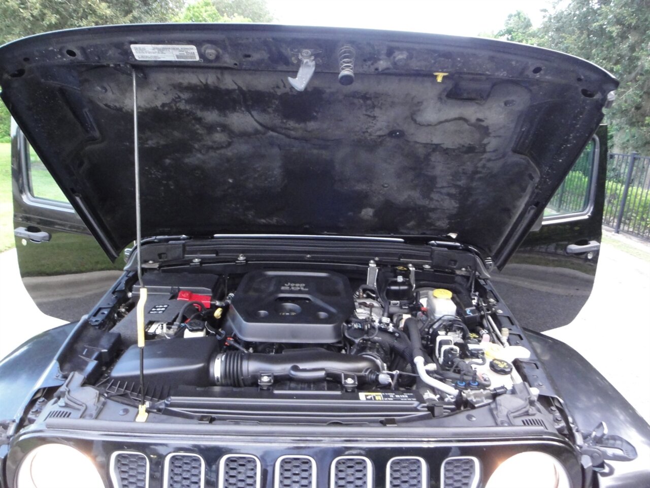 2018 Jeep Wrangler Unlimited Sahara  Premium - Photo 27 - Deland, FL 32720