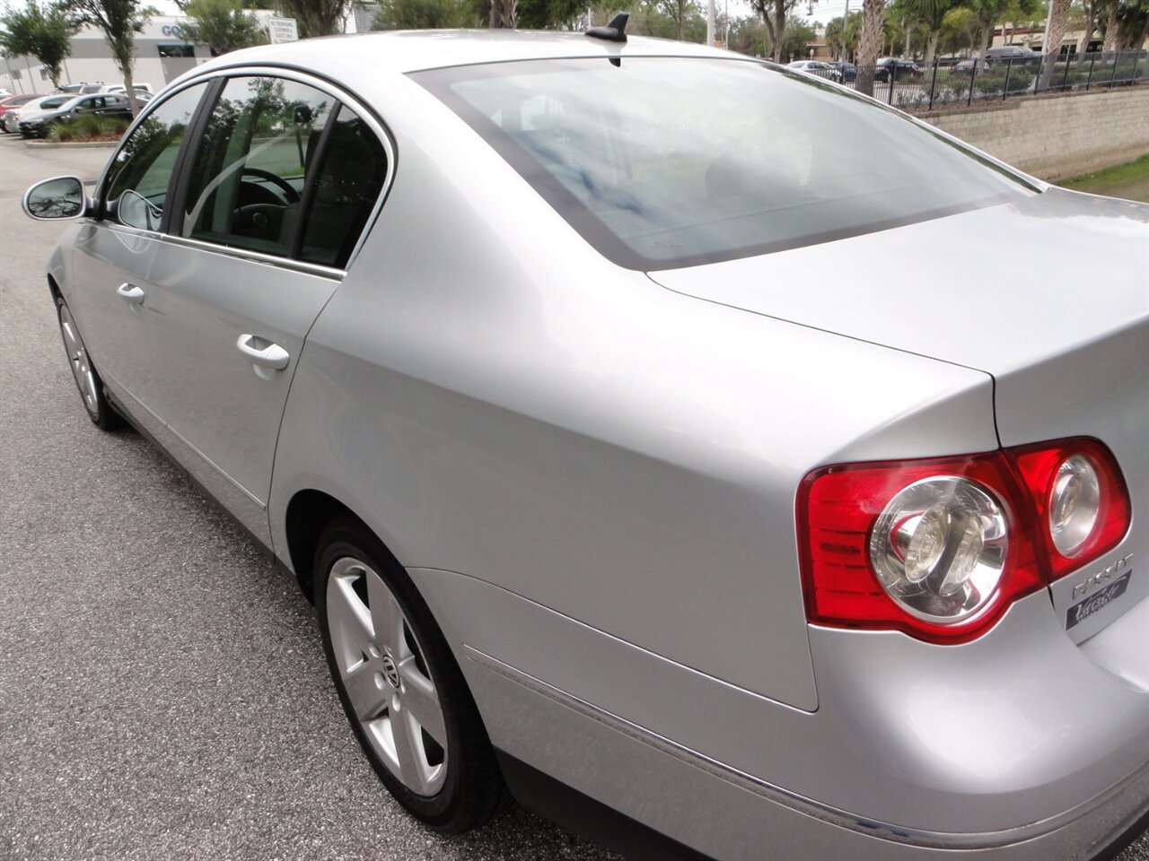 2009 Volkswagen Passat Komfort   - Photo 12 - Deland, FL 32720