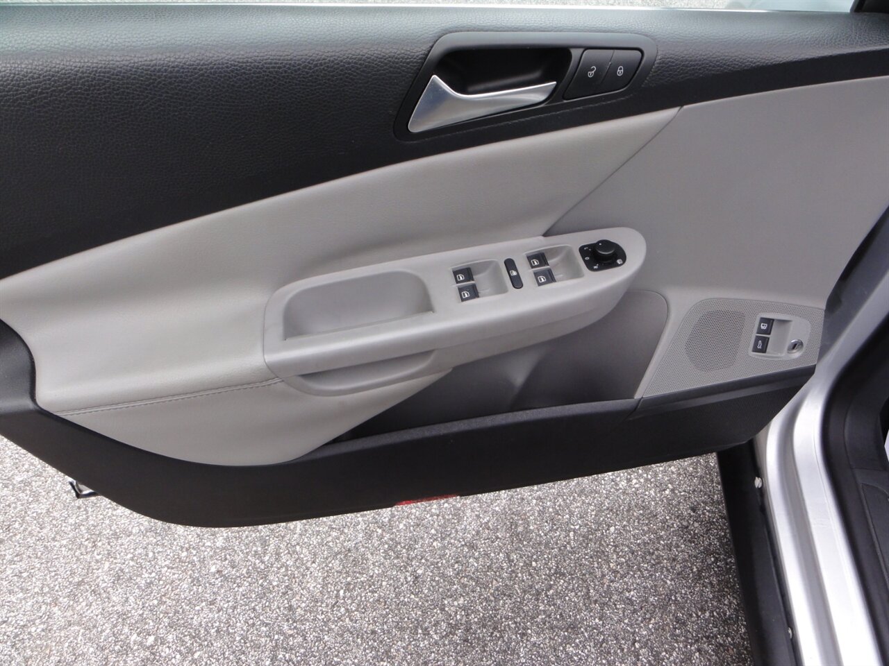 2009 Volkswagen Passat Komfort   - Photo 28 - Deland, FL 32720