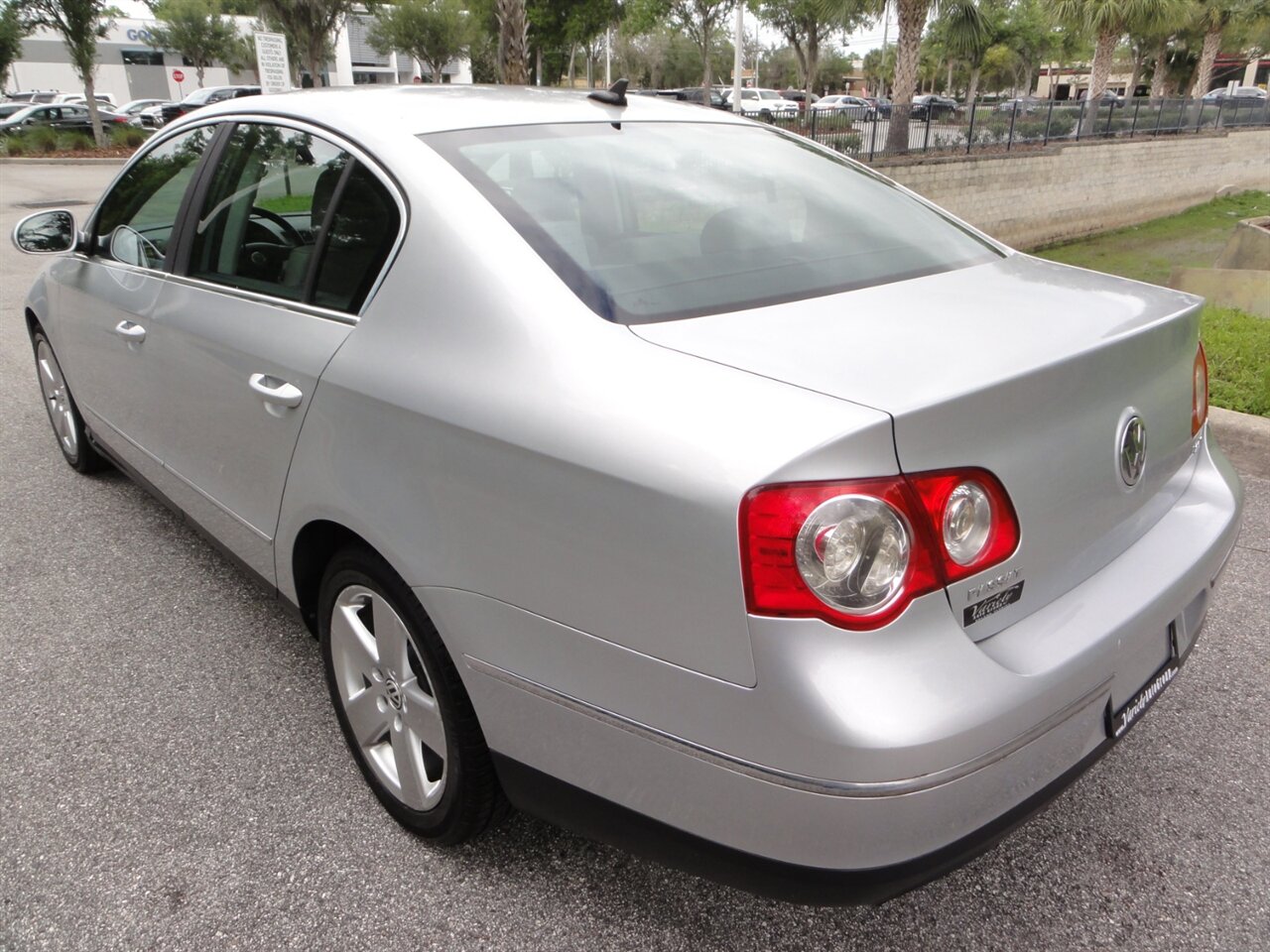 2009 Volkswagen Passat Komfort   - Photo 4 - Deland, FL 32720
