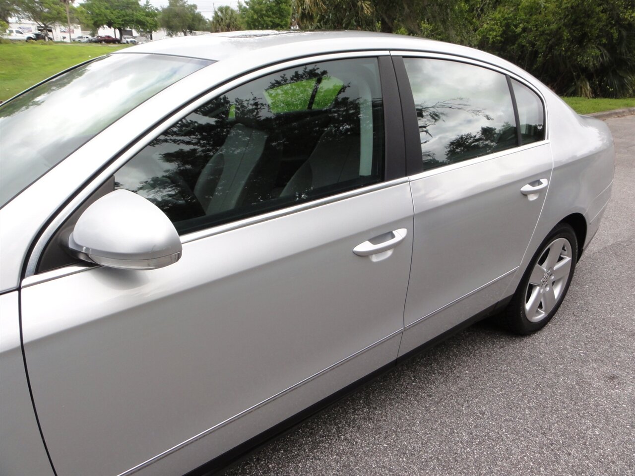 2009 Volkswagen Passat Komfort   - Photo 11 - Deland, FL 32720