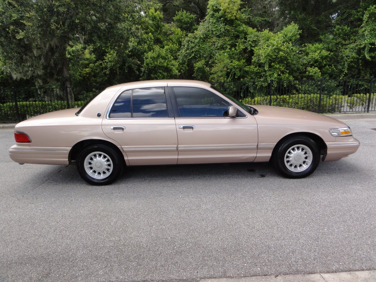1996 Mercury Grand Marquis LS Premium - Photo 16 - Deland, FL 32720