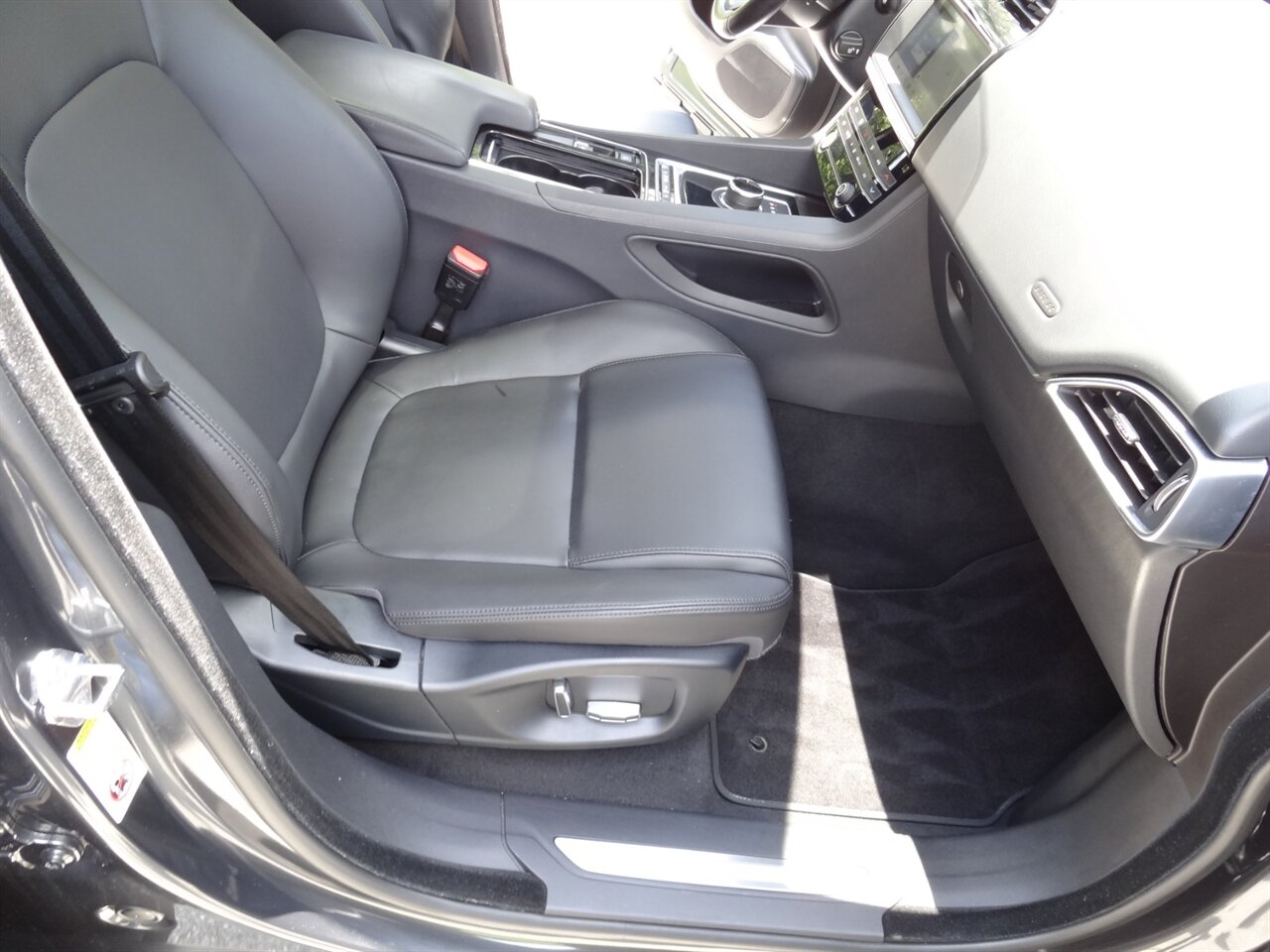 2019 Jaguar F-PACE 25t Premium   - Photo 44 - Deland, FL 32720