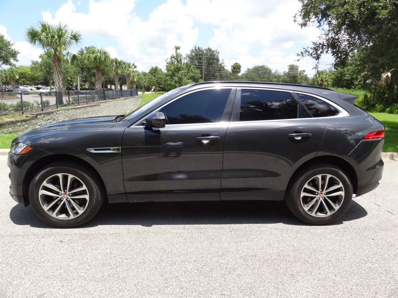 2019 Jaguar F-PACE 25t Premium   - Photo 16 - Deland, FL 32720