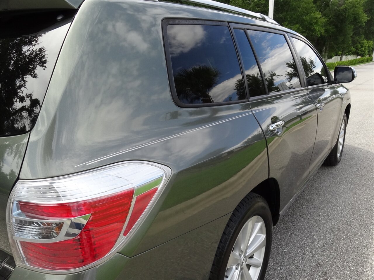 2008 Toyota Highlander Hybrid Limited - Photo 13 - Deland, FL 32720