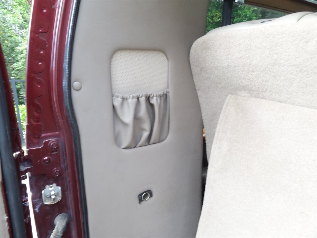 2004 Ford E-Series Chassis E-250   - Photo 38 - Deland, FL 32720