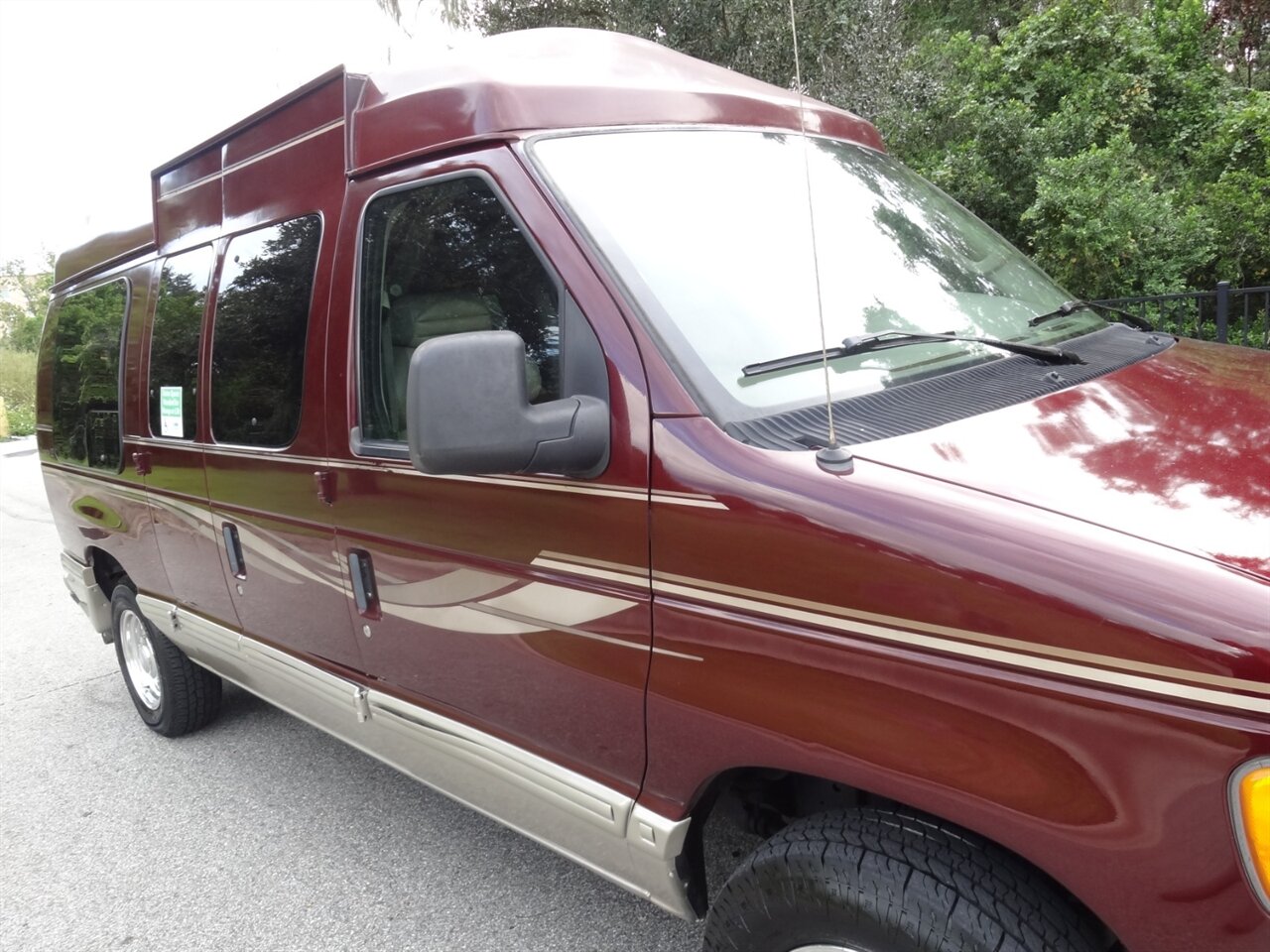 2004 Ford E-Series Chassis E-250   - Photo 9 - Deland, FL 32720