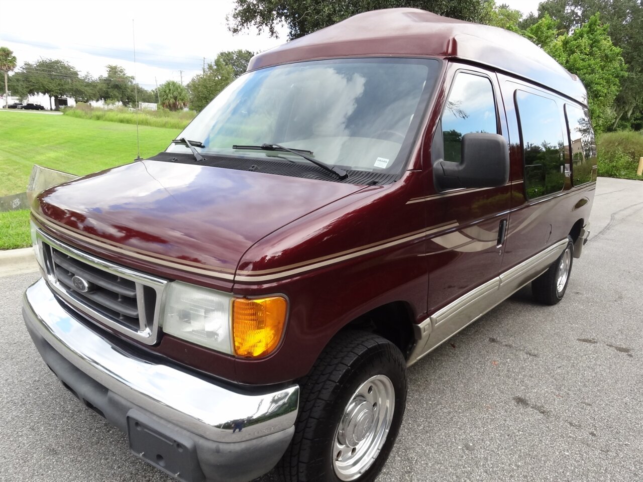 2004 Ford E-Series Chassis E-250   - Photo 3 - Deland, FL 32720