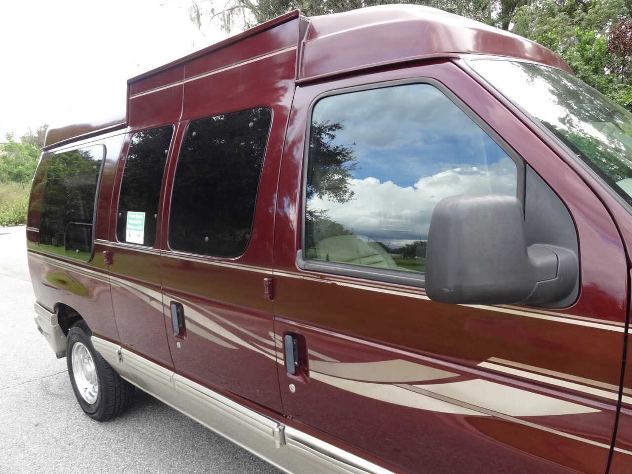 2004 Ford E-Series Chassis E-250   - Photo 11 - Deland, FL 32720