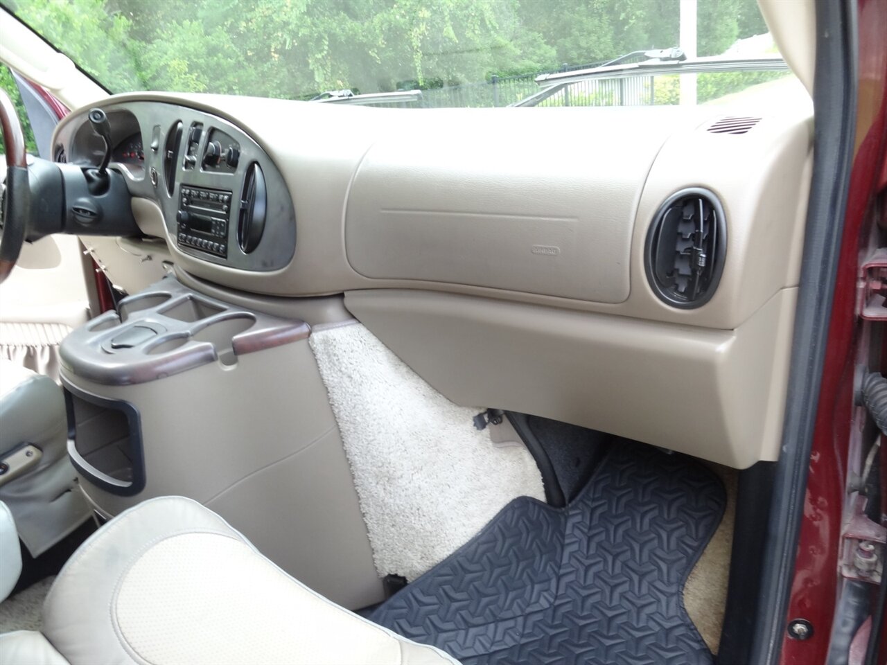 2004 Ford E-Series Chassis E-250   - Photo 53 - Deland, FL 32720