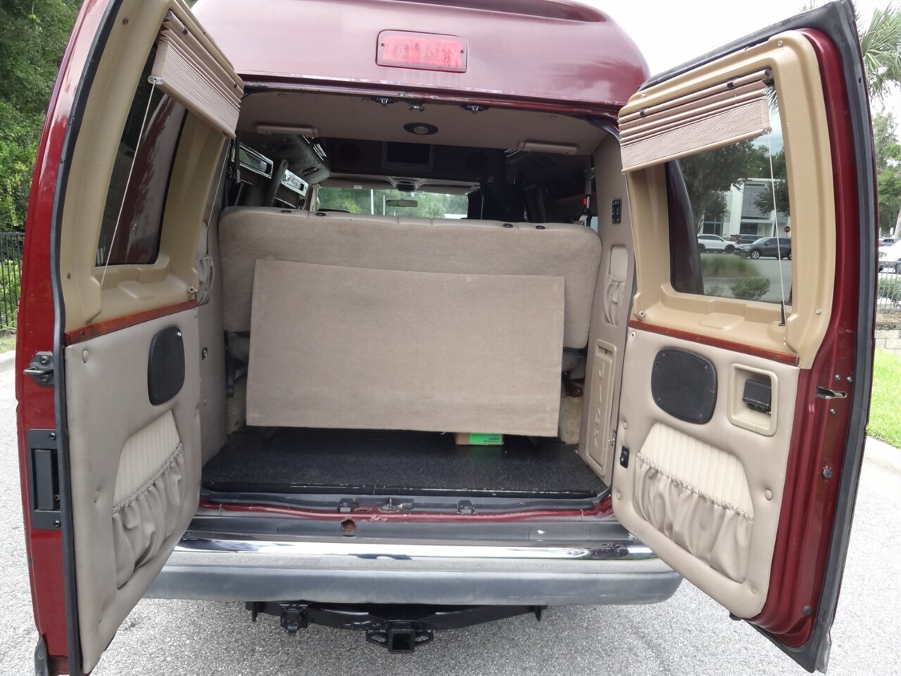 2004 Ford E-Series Chassis E-250   - Photo 36 - Deland, FL 32720
