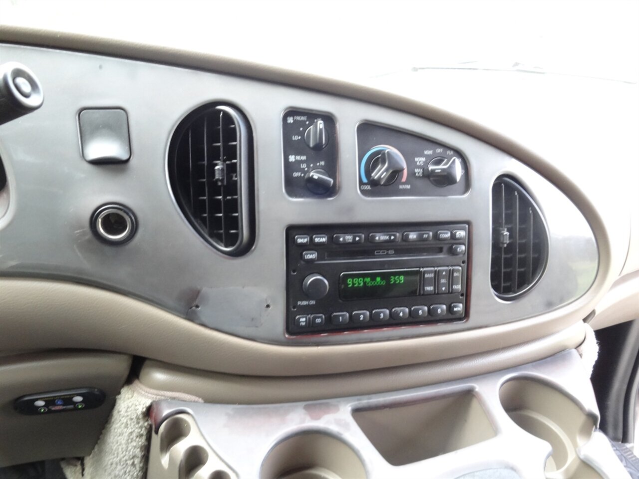 2004 Ford E-Series Chassis E-250   - Photo 65 - Deland, FL 32720