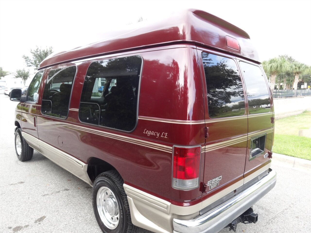 2004 Ford E-Series Chassis E-250   - Photo 5 - Deland, FL 32720