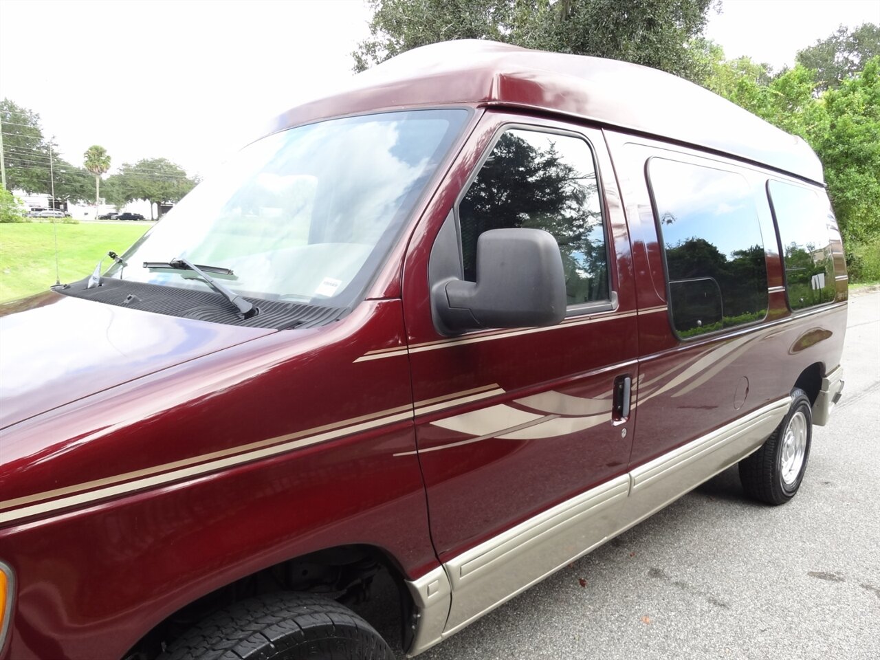 2004 Ford E-Series Chassis E-250   - Photo 10 - Deland, FL 32720