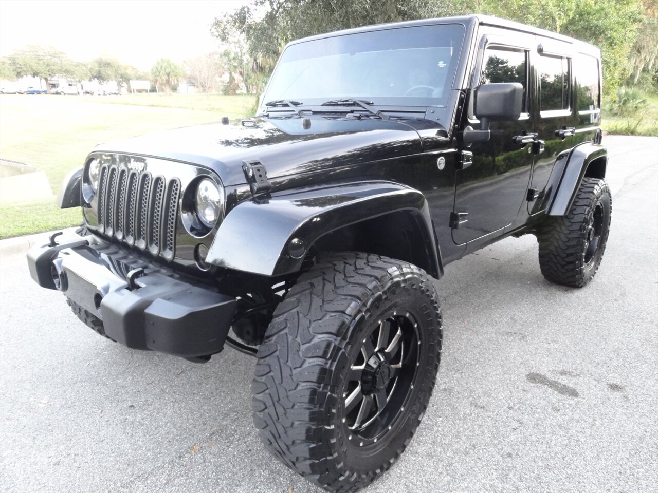 2012 Jeep Wrangler Unlimited Sahara   - Photo 2 - Deland, FL 32720