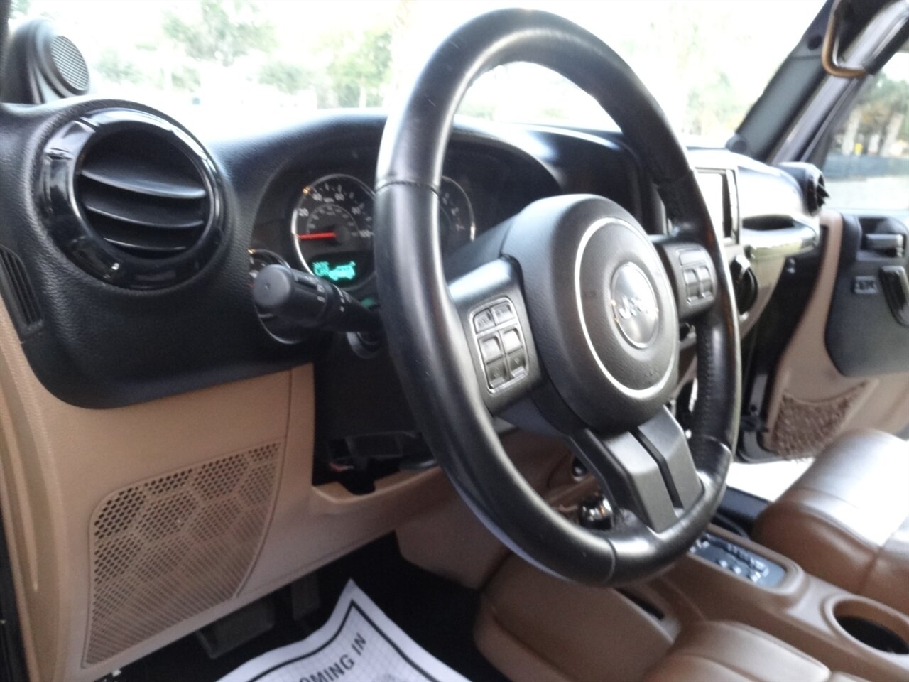 2012 Jeep Wrangler Unlimited Sahara   - Photo 39 - Deland, FL 32720