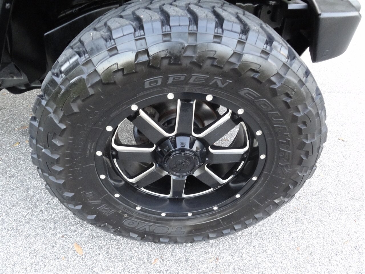 2012 Jeep Wrangler Unlimited Sahara   - Photo 32 - Deland, FL 32720