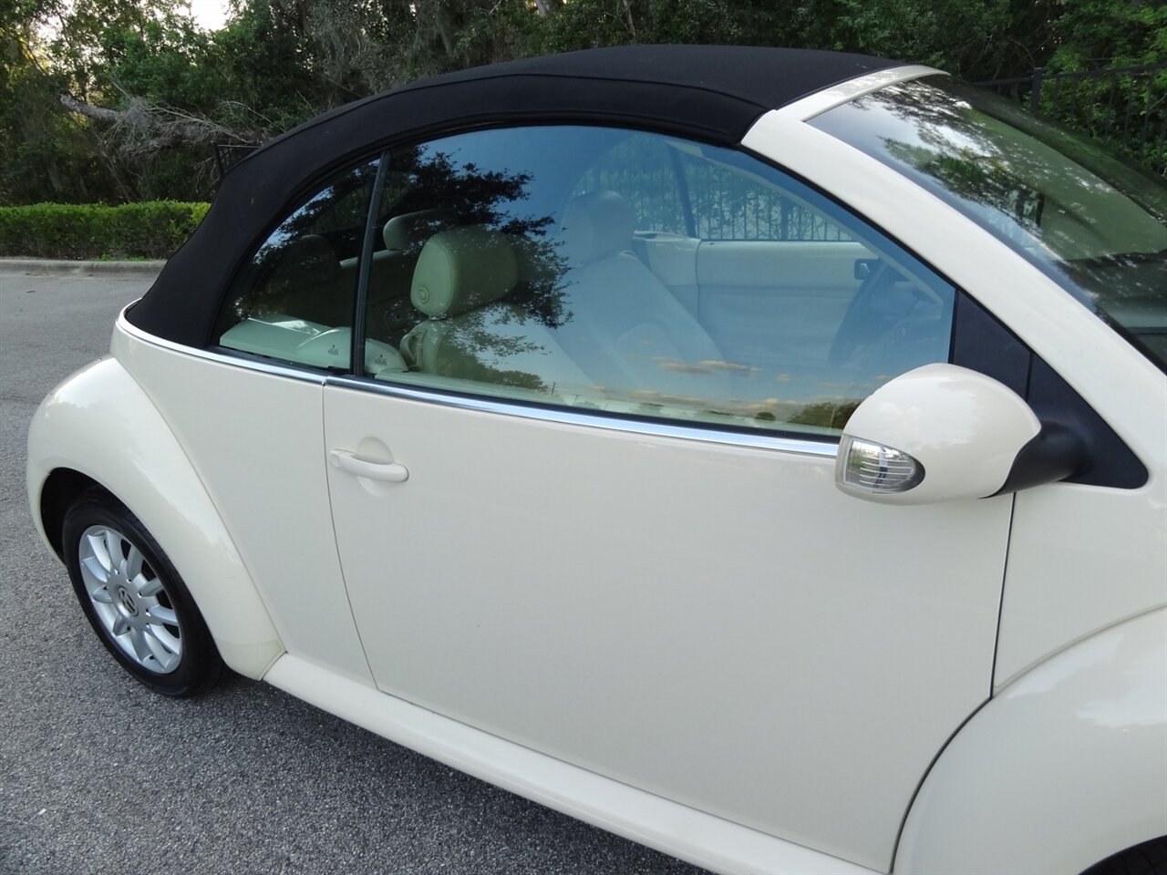 2005 Volkswagen New Beetle Convertible GLS   - Photo 10 - Deland, FL 32720
