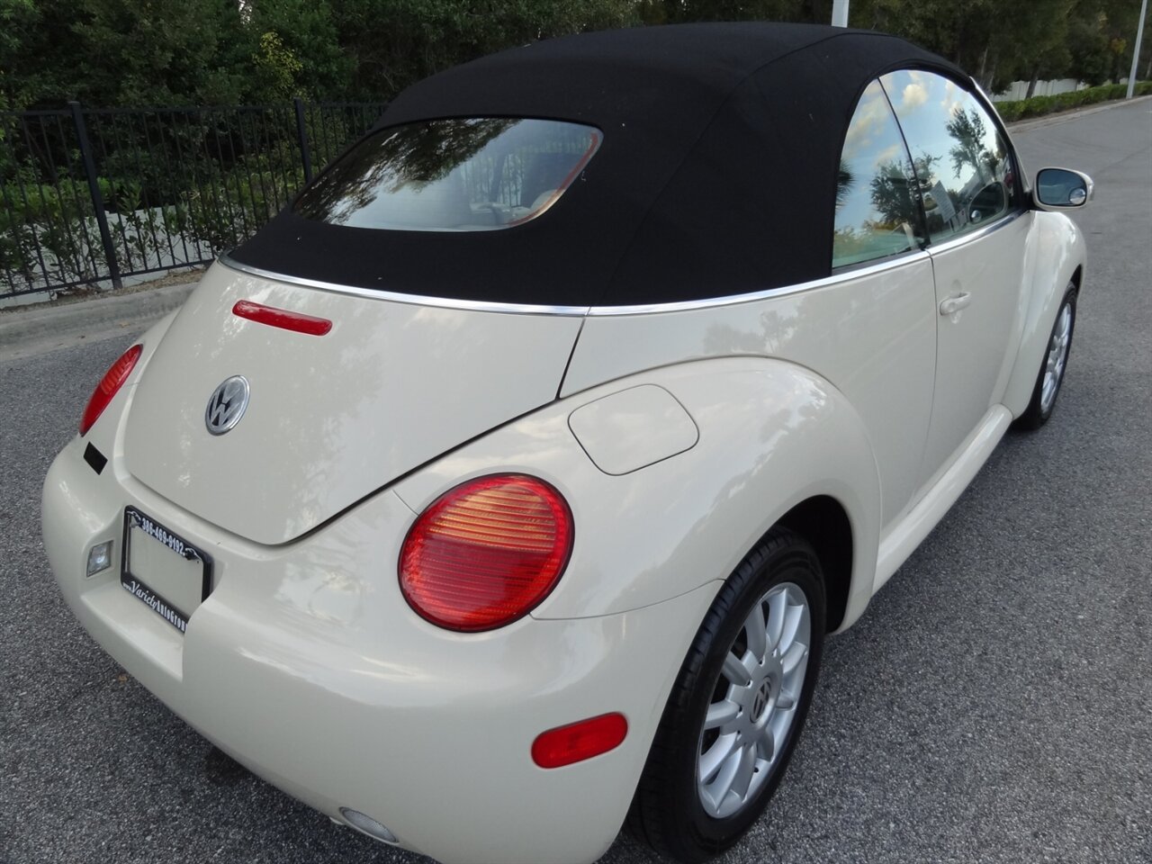 2005 Volkswagen New Beetle Convertible GLS   - Photo 3 - Deland, FL 32720
