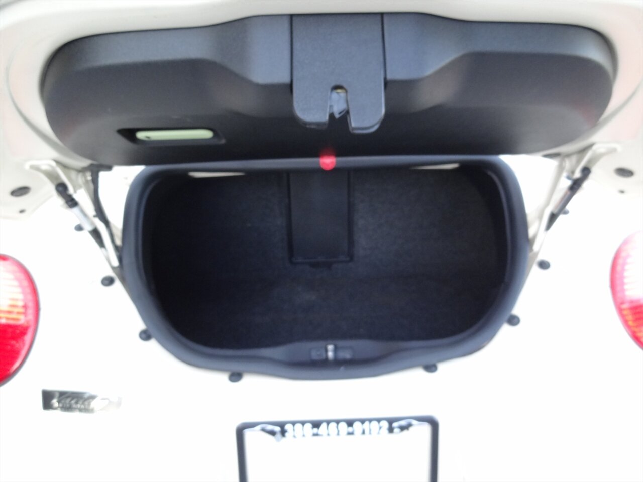 2005 Volkswagen New Beetle Convertible GLS   - Photo 33 - Deland, FL 32720