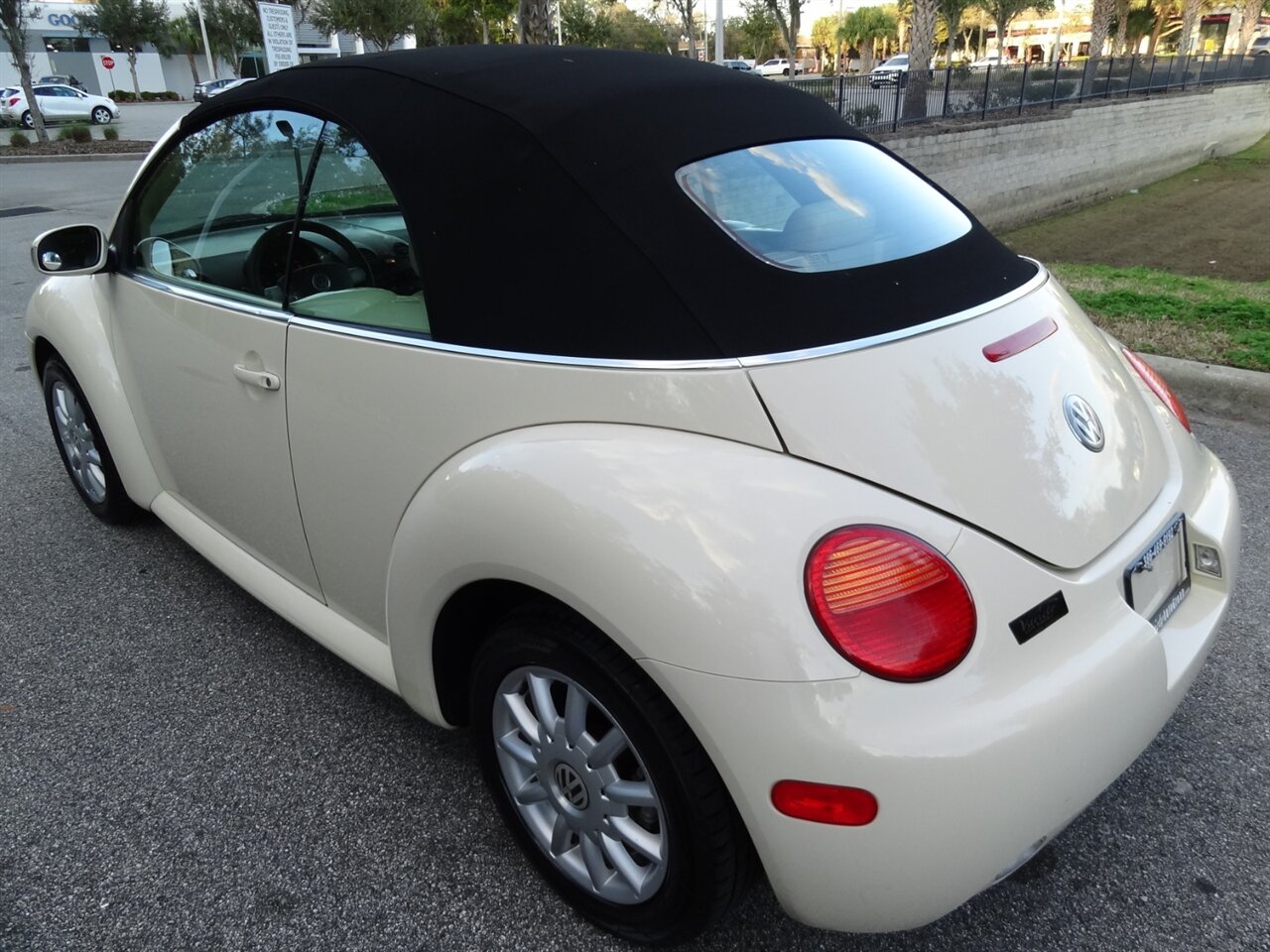 2005 Volkswagen New Beetle Convertible GLS   - Photo 4 - Deland, FL 32720