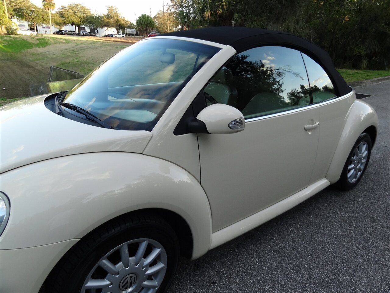 2005 Volkswagen New Beetle Convertible GLS   - Photo 9 - Deland, FL 32720