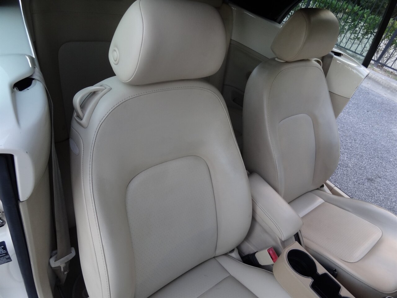 2005 Volkswagen New Beetle Convertible GLS   - Photo 37 - Deland, FL 32720