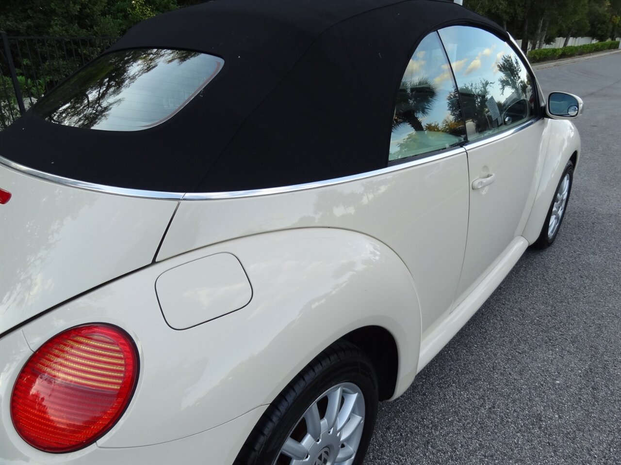 2005 Volkswagen New Beetle Convertible GLS   - Photo 13 - Deland, FL 32720