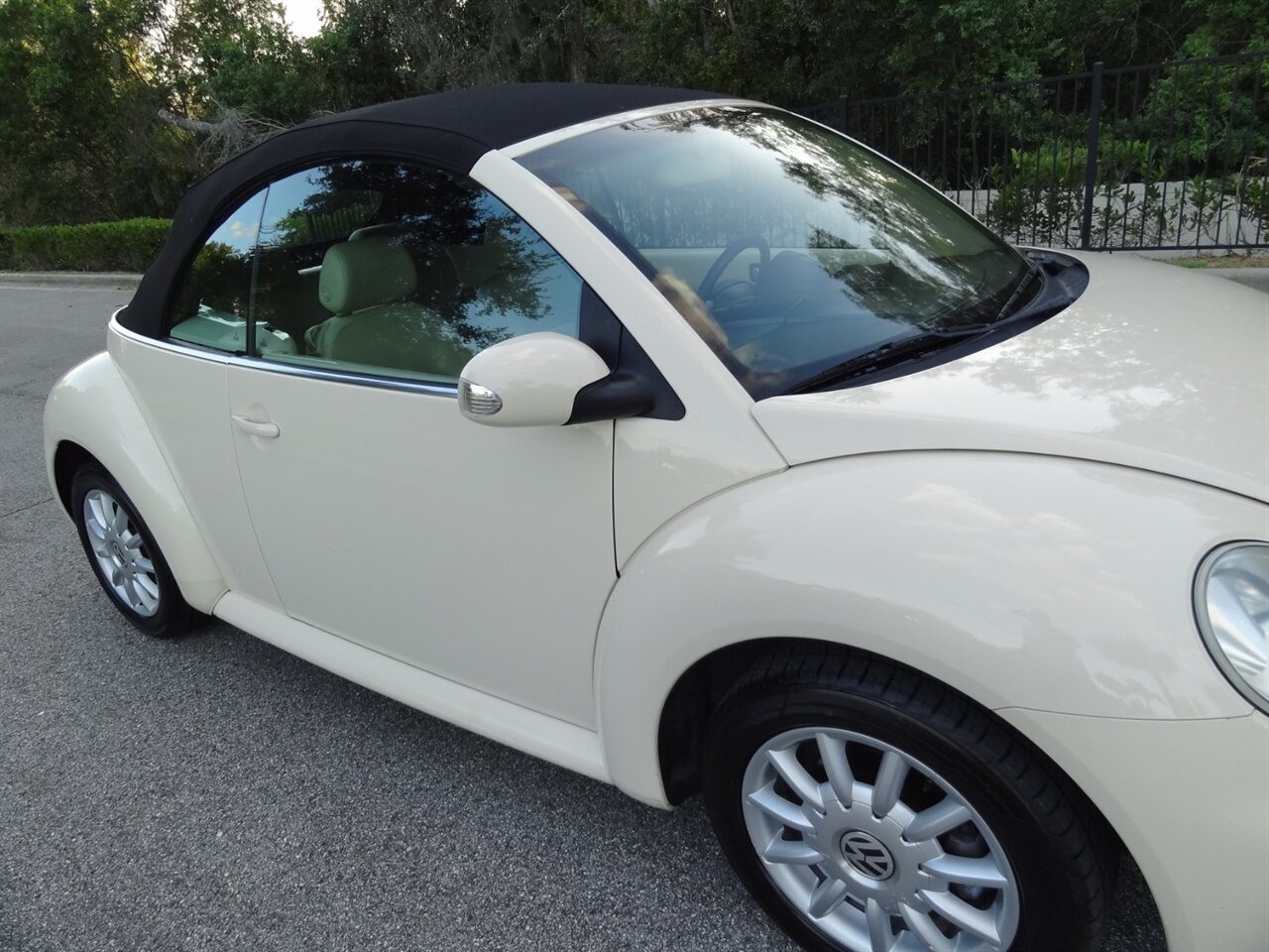 2005 Volkswagen New Beetle Convertible GLS   - Photo 8 - Deland, FL 32720