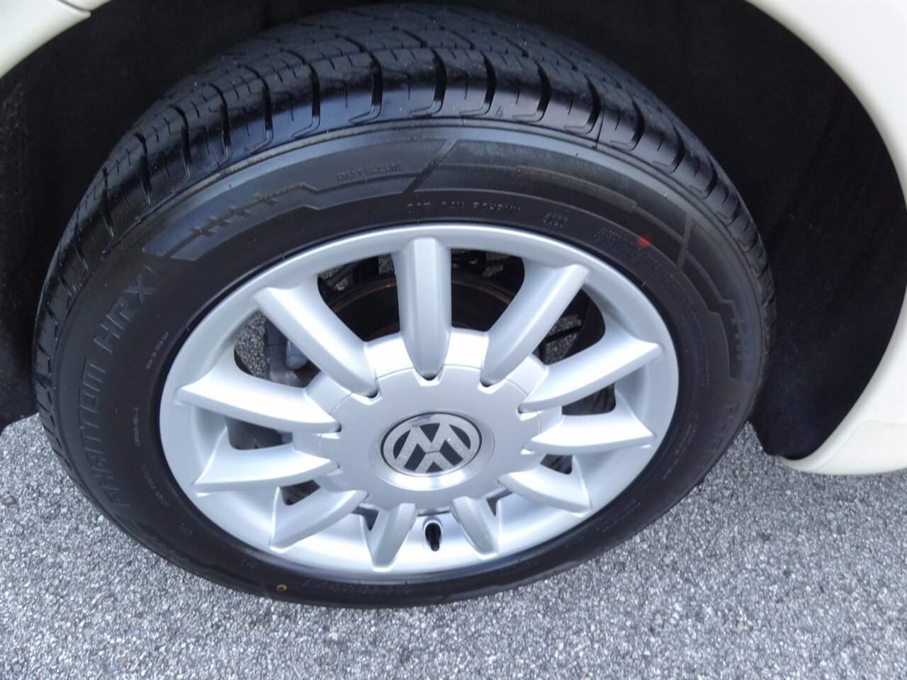 2005 Volkswagen New Beetle Convertible GLS   - Photo 18 - Deland, FL 32720