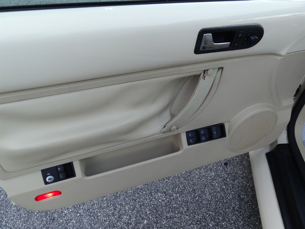 2005 Volkswagen New Beetle Convertible GLS   - Photo 28 - Deland, FL 32720