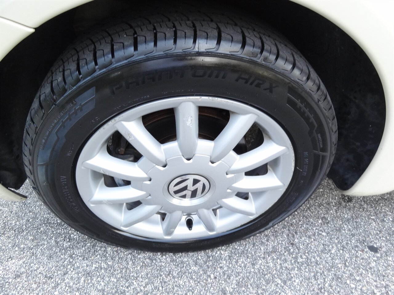 2005 Volkswagen New Beetle Convertible GLS   - Photo 19 - Deland, FL 32720