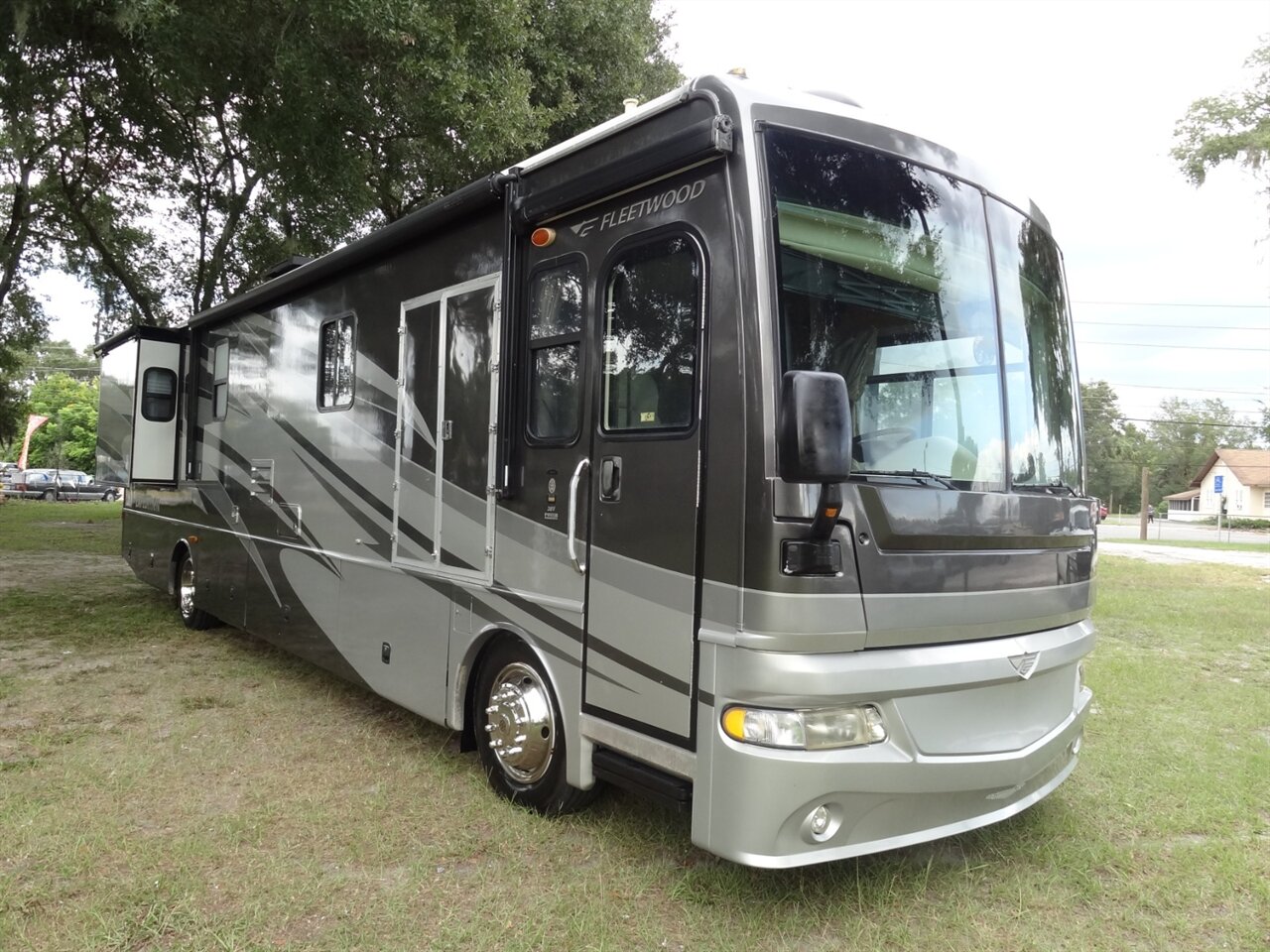 2007 Fleetwood Expedition 38N - Photo 6 - Deland, FL 32720