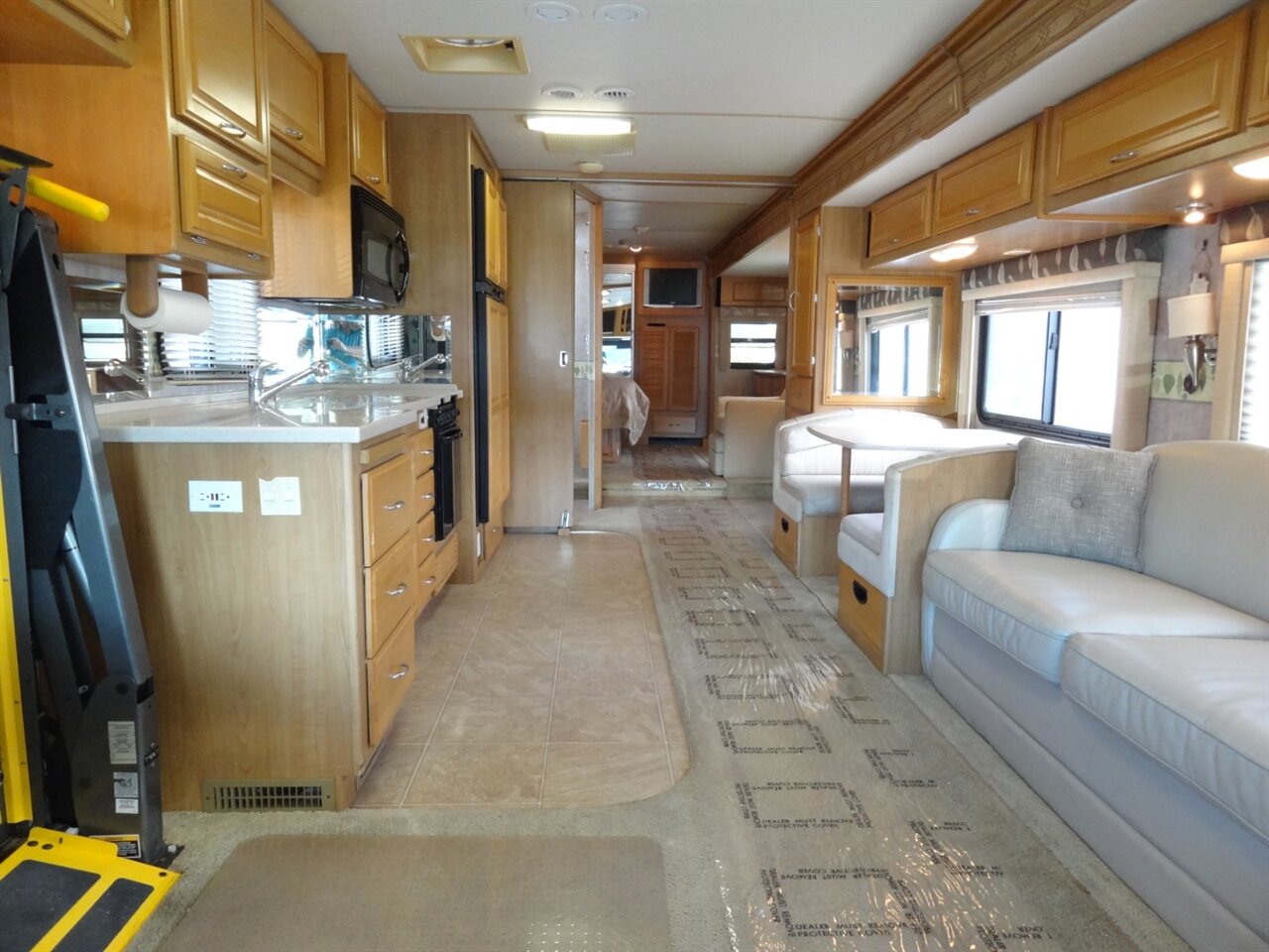 2007 Fleetwood Expedition 38N - Photo 57 - Deland, FL 32720