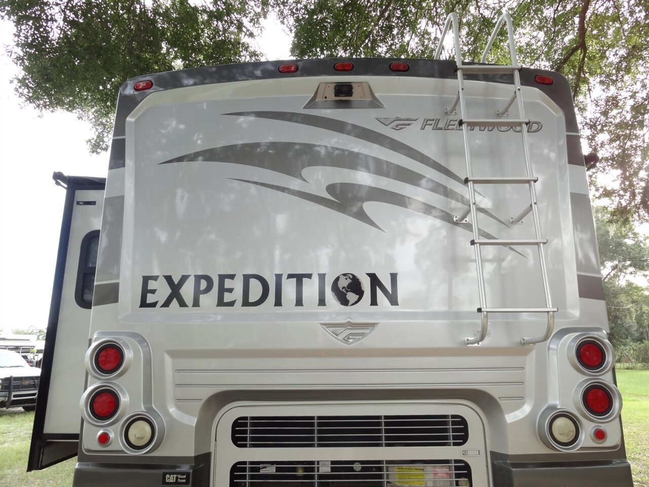 2007 Fleetwood Expedition 38N - Photo 35 - Deland, FL 32720